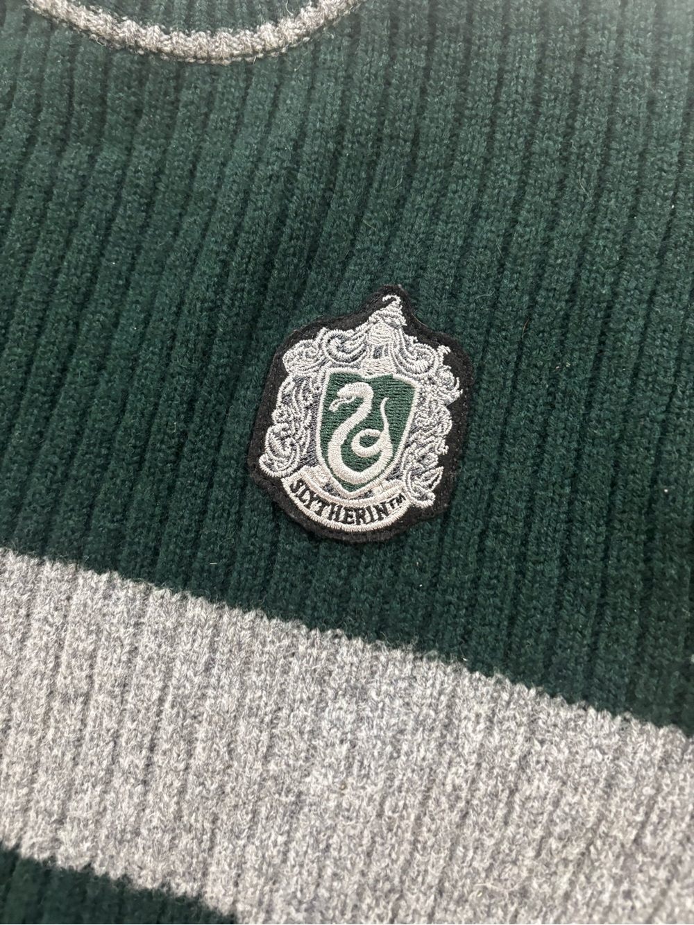 Harry Potter Slytherin Sweater - Picture 5 of 11